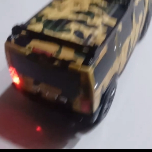 HOST PICK: Camouflage Bluetooth Car Speaker - Picture 9 of 10